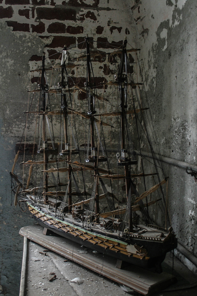 Alcatraz Prison Abandoned Ship Model © 2023 sublunar