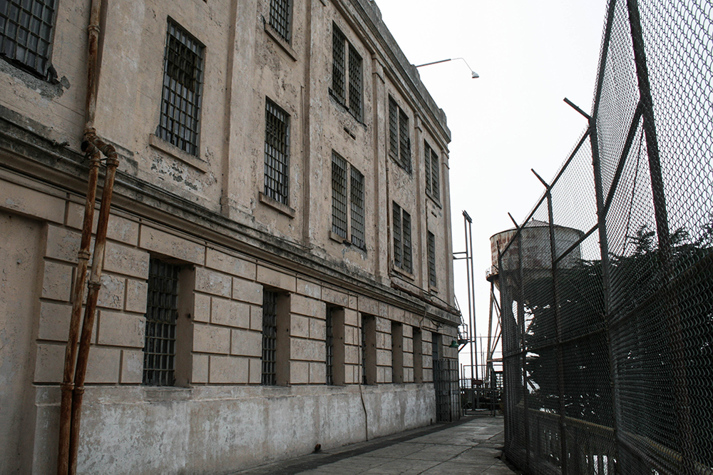 Alcatraz Prison Exterior Fence © 2023 sublunar