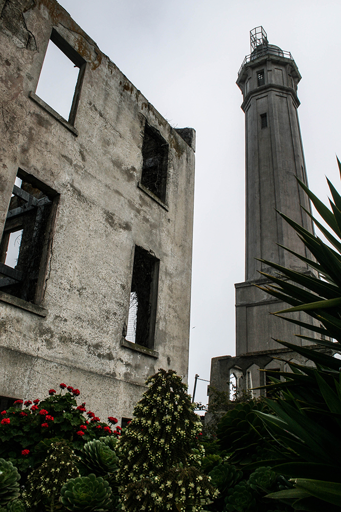 Alcatraz Prison Lighthouse © 2023 sublunar